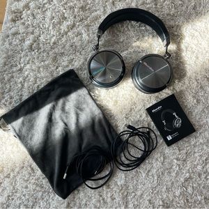 Like new Bluedio bluetooth headphones